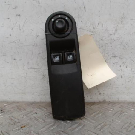 Interrupteur de leve vitre avant gauche RENAULT CLIO 4