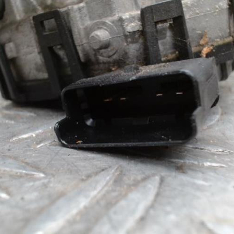 Moteur essuie glace avant RENAULT TWINGO 2 Moteur essuie glace avant RENAULT TWINGO 2