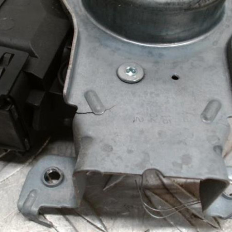 Leve vitre electrique avant gauche NISSAN NOTE 1 Photo n°1