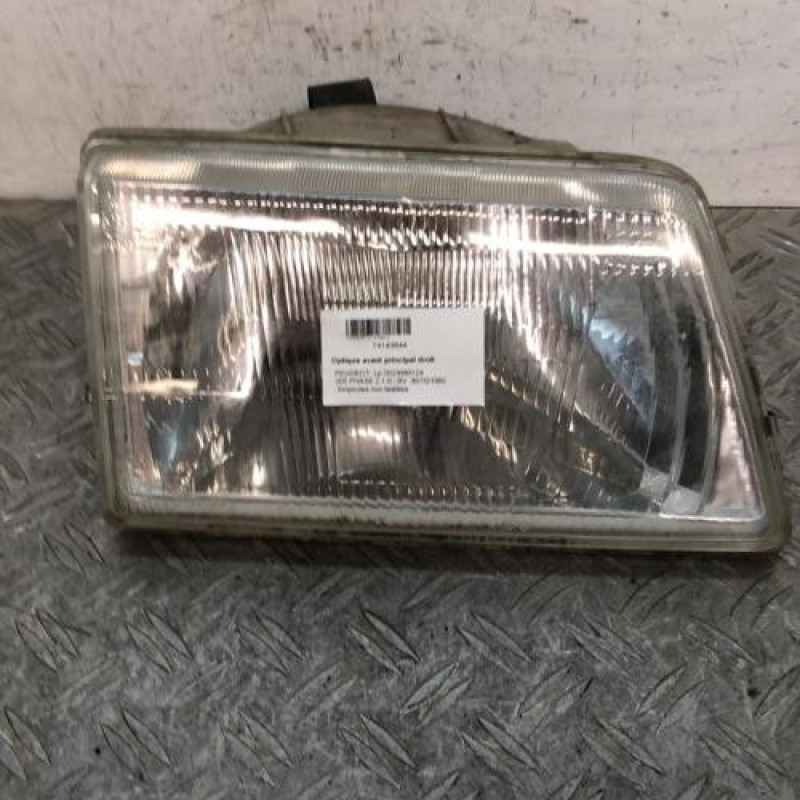 Optique avant principal droit (feux)(phare) PEUGEOT 205