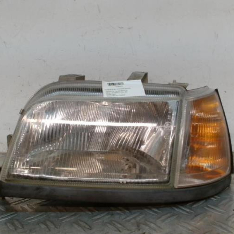 Optique avant principal gauche (feux)(phare) RENAULT CLIO 1