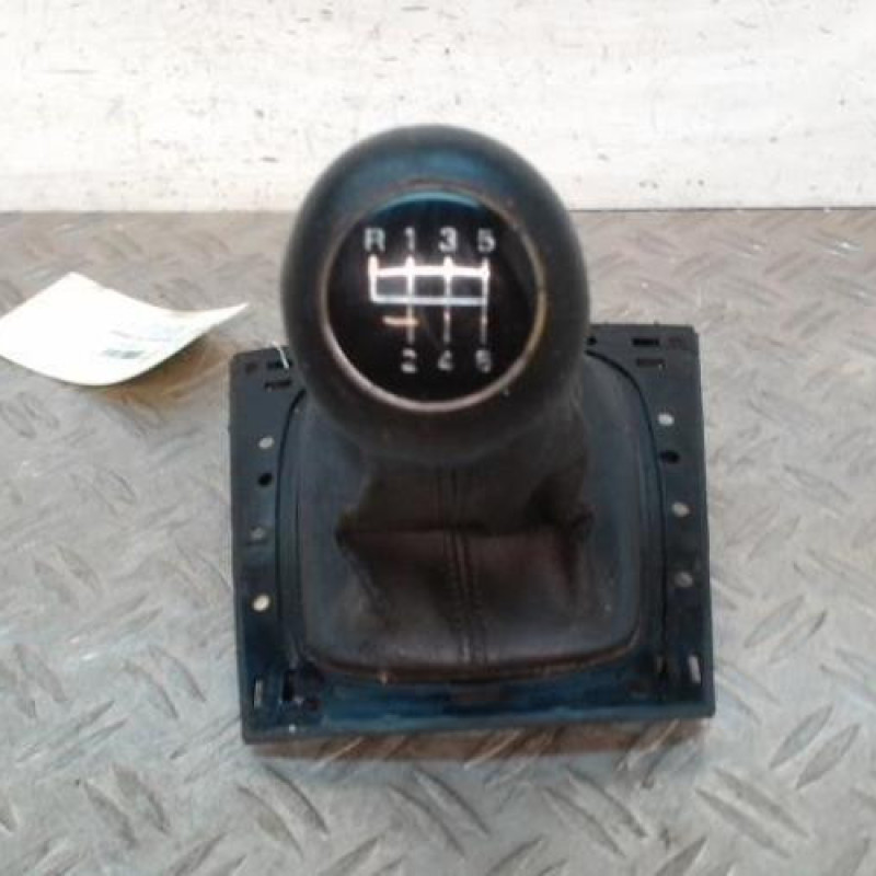 Pommeau de vitesses AUDI A3 2 Pommeau de vitesses AUDI A3 2