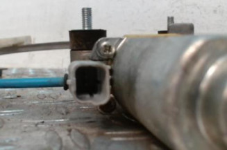 Leve vitre electrique arriere gauche PEUGEOT 406 Photo n°4