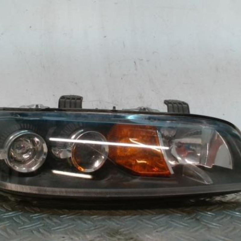 Optique avant principal droit (feux)(phare) FIAT PUNTO 2