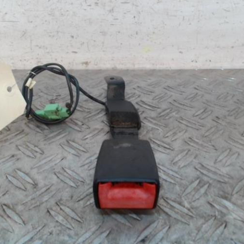 Attache ceinture avant droit VOLKSWAGEN POLO 5