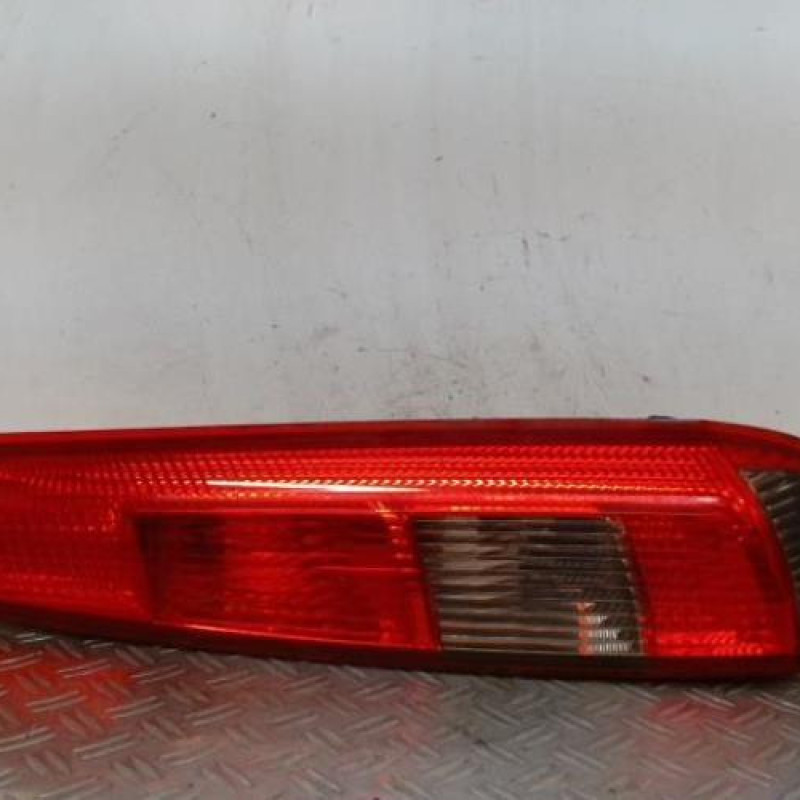 Feu arriere principal droit (feux) FORD FIESTA 5 Feu arriere principal droit (feux) FORD FIESTA 5