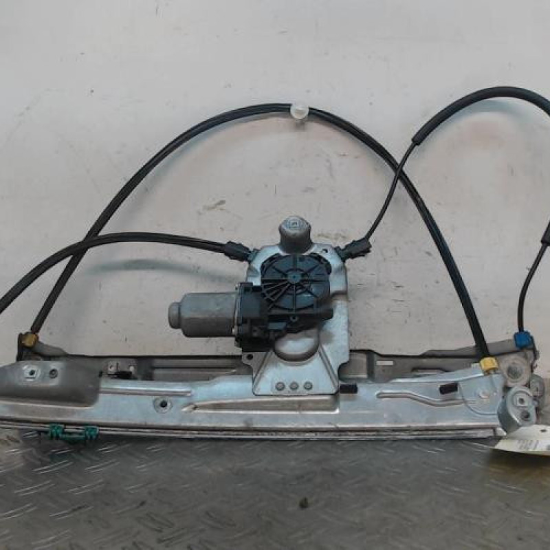 Leve vitre electrique avant gauche RENAULT CLIO 3