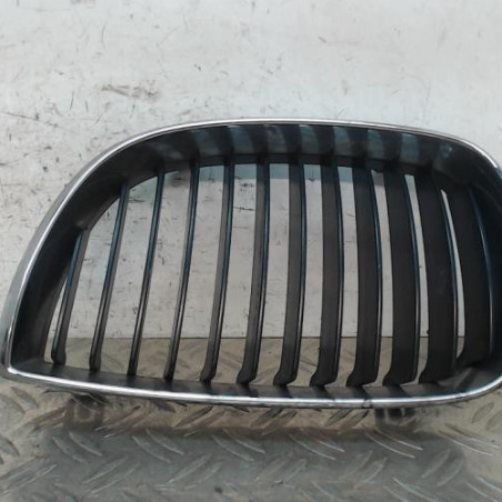 Calandre gauche BMW SERIE 1 E87 Photo n°1