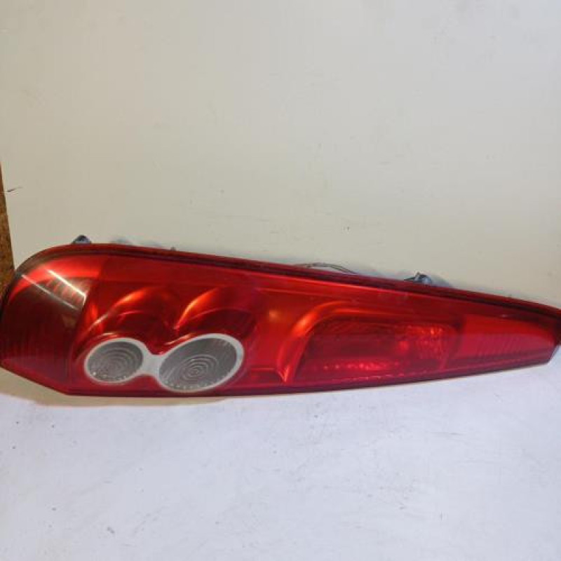 Feu arriere principal gauche (feux) FORD FIESTA 5 Feu arriere principal gauche (feux) FORD FIESTA 5