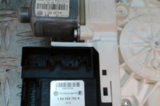 Leve vitre electrique avant droit VOLKSWAGEN GOLF 5 Photo n°3