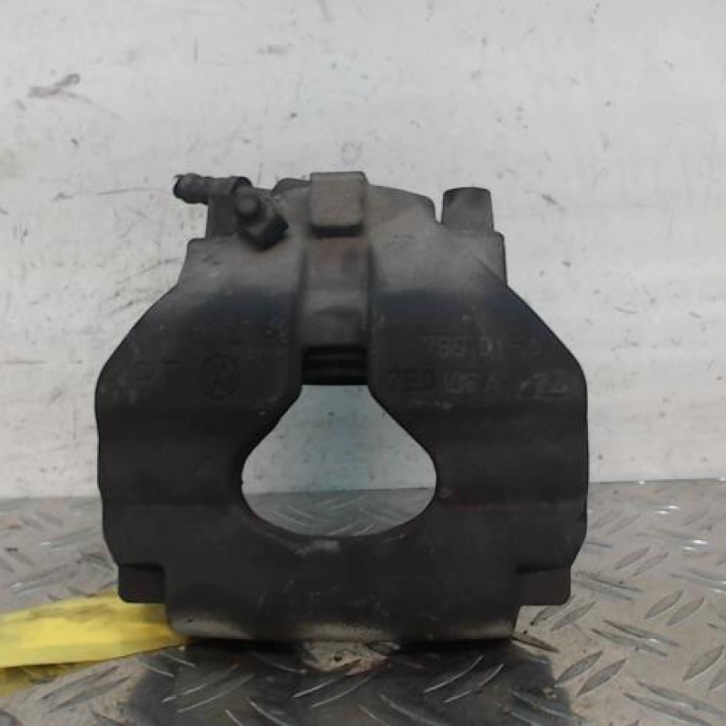 Etrier avant droit (freinage) VOLKSWAGEN TRANSPORTER 5