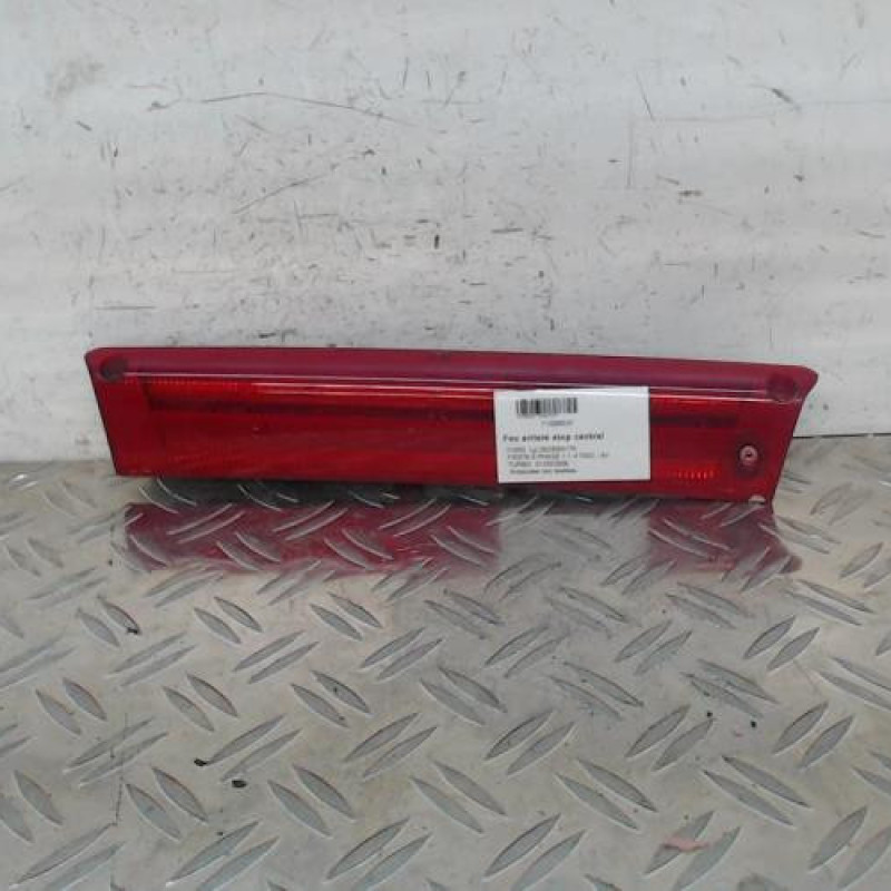 Feu arriere stop central FORD FIESTA 6 Feu arriere stop central FORD FIESTA 6