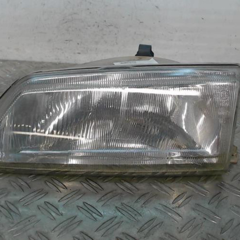 Optique avant principal gauche (feux)(phare) PEUGEOT 106