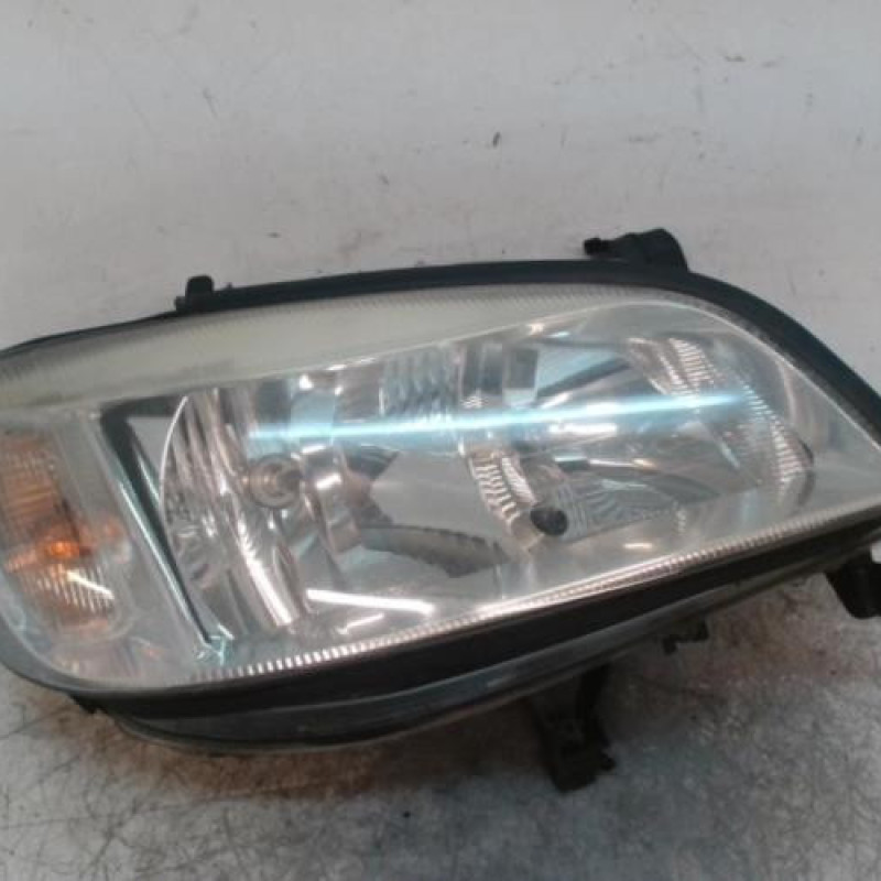 Optique avant principal droit (feux)(phare) OPEL ZAFIRA A