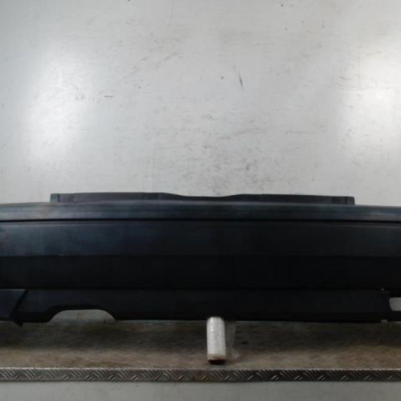 Pare choc arriere VOLKSWAGEN GOLF 3