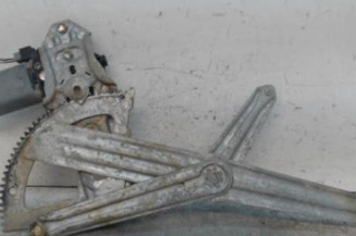 Leve vitre electrique avant droit PEUGEOT 205 Photo n°1