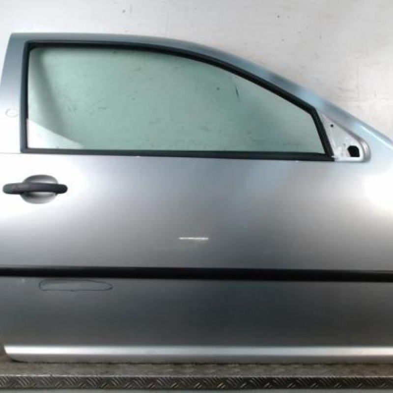 Porte avant droit VOLKSWAGEN GOLF 4
