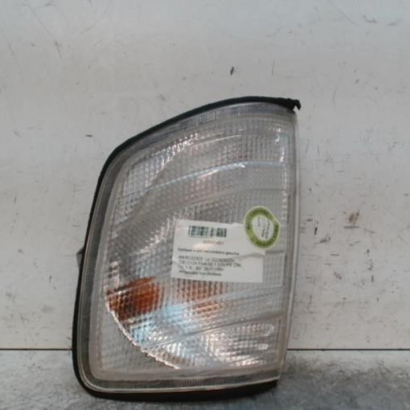 Optique avant secondaire gauche (feux)(clignotant) MERCEDES 230 C124