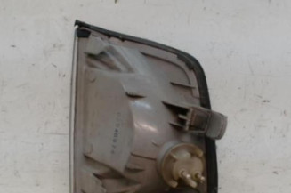 Optique avant secondaire gauche (feux)(clignotant) MERCEDES 230 C124