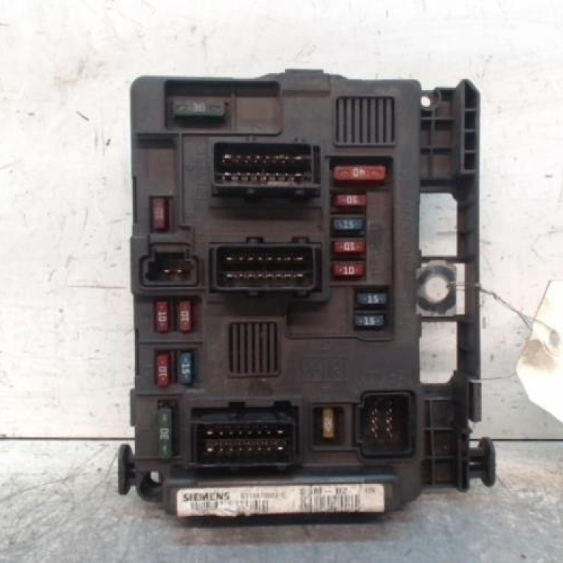 Boitier servitude moteur (BSM) PEUGEOT 206 Boitier servitude moteur (BSM) PEUGEOT 206