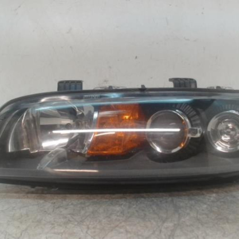 Optique avant principal gauche (feux)(phare) FIAT PUNTO 2