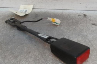 Attache ceinture avant gauche PEUGEOT 5008 1
