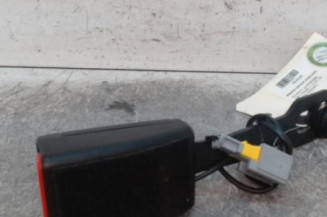 Attache ceinture avant droit PEUGEOT 208 1