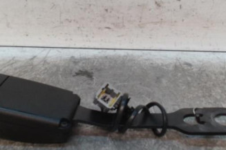 Attache ceinture avant gauche PEUGEOT 208 1 Photo n°1