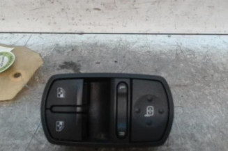Interrupteur de leve vitre avant gauche OPEL CORSA D Photo n°1