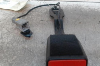 Attache ceinture avant droit PEUGEOT 208 1