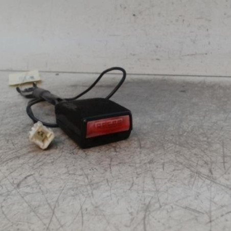 Attache ceinture avant gauche PEUGEOT 308 1