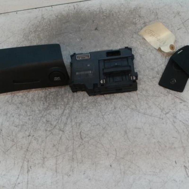 Lecteur de carte (neiman) RENAULT CLIO 4 Lecteur de carte (neiman) RENAULT CLIO 4