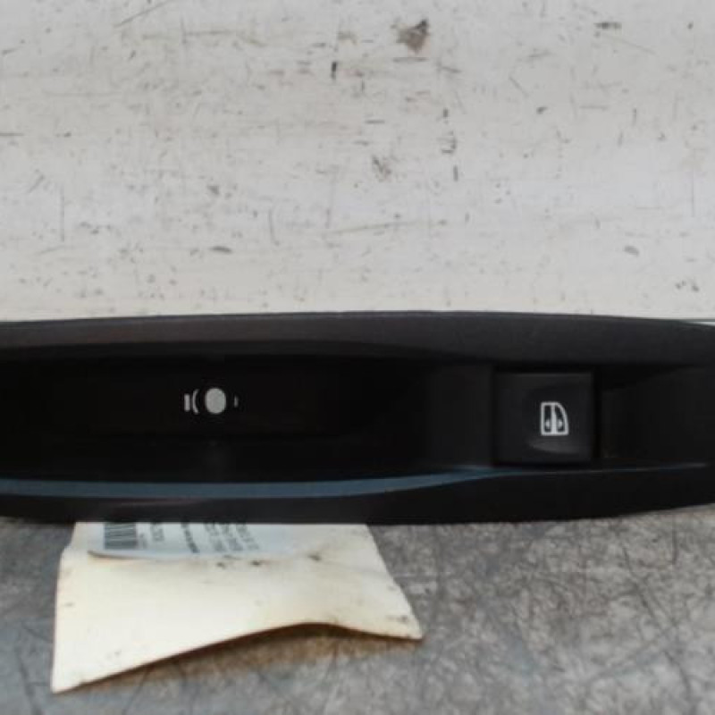 Interrupteur de leve vitre arriere droit RENAULT MEGANE 4