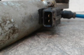 Leve vitre electrique avant droit PEUGEOT 406 Photo n°3