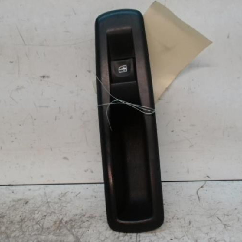 Interrupteur de leve vitre arriere droit RENAULT SCENIC 3