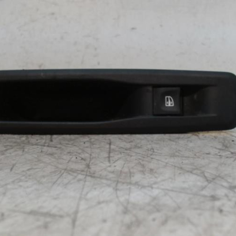 Interrupteur de leve vitre arriere gauche RENAULT LAGUNA 3