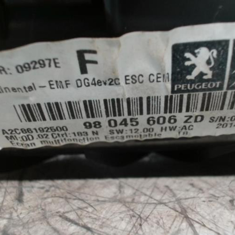 Ecran GPS PEUGEOT 3008 1
