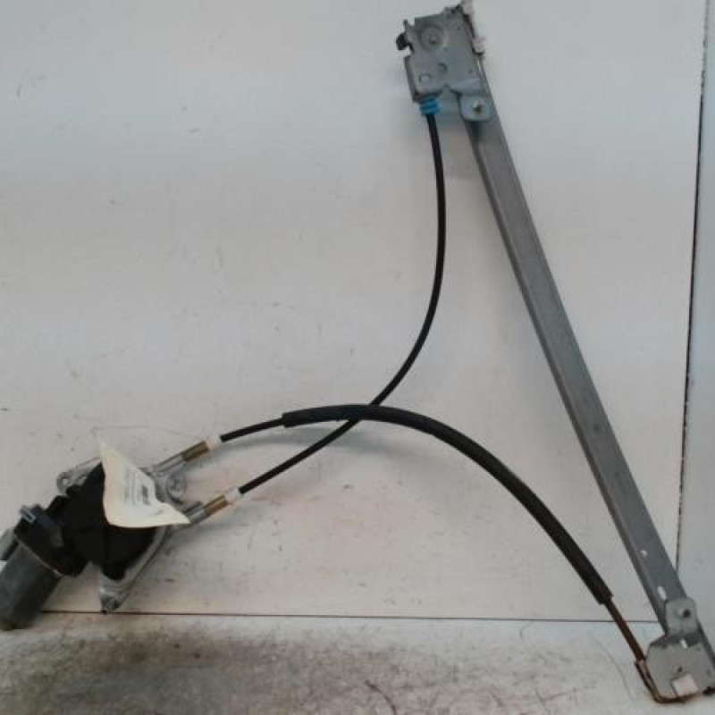 Leve vitre electrique avant gauche PEUGEOT 106