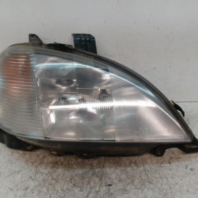 Optique avant principal droit (feux)(phare) MERCEDES CLASSE M 163