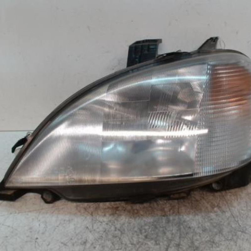 Optique avant principal gauche (feux)(phare) MERCEDES CLASSE M 163