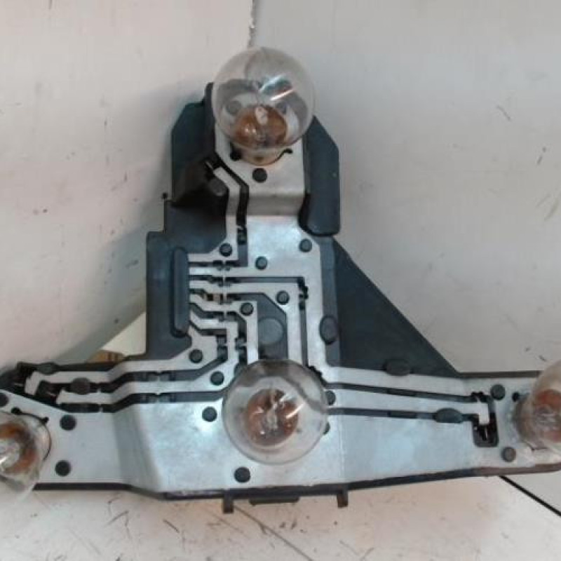 Platine feu arriere gauche TOYOTA COROLLA 10 Platine feu arriere gauche TOYOTA COROLLA 10