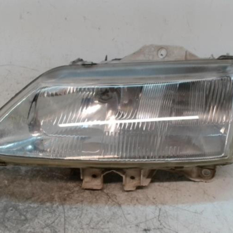 Optique avant principal gauche (feux)(phare) RENAULT LAGUNA 1