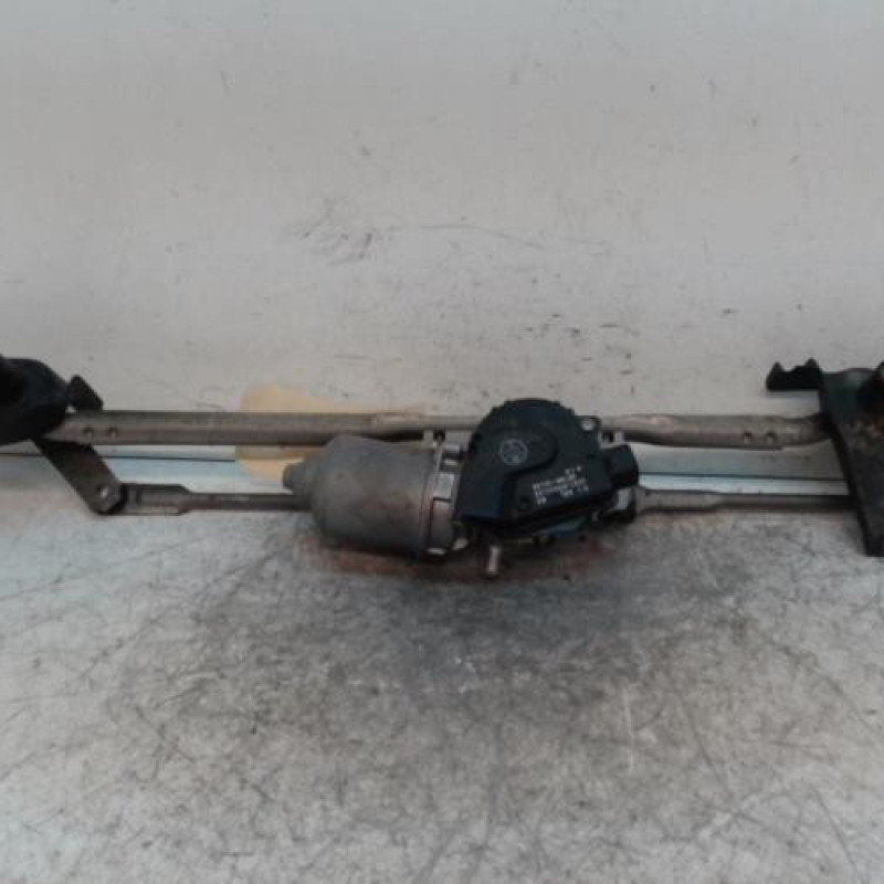 Moteur essuie glace avant SUZUKI SWIFT 4 Moteur essuie glace avant SUZUKI SWIFT 4