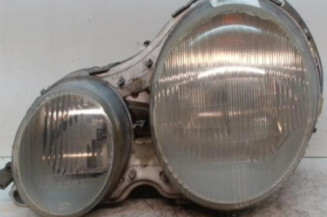 Optique avant principal gauche (feux)(phare) MERCEDES CLASSE E 210 Photo n°1