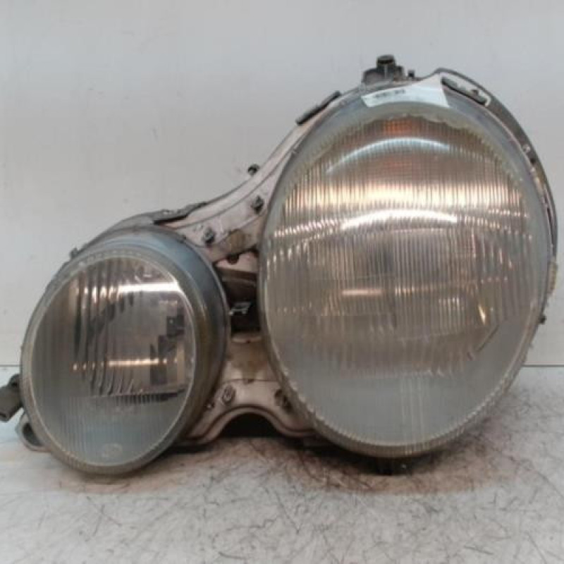 Optique avant principal gauche (feux)(phare) MERCEDES CLASSE E 210