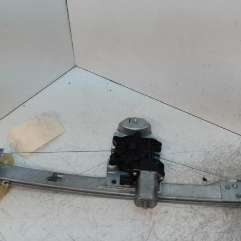 Leve vitre electrique avant droit RENAULT CLIO 4
