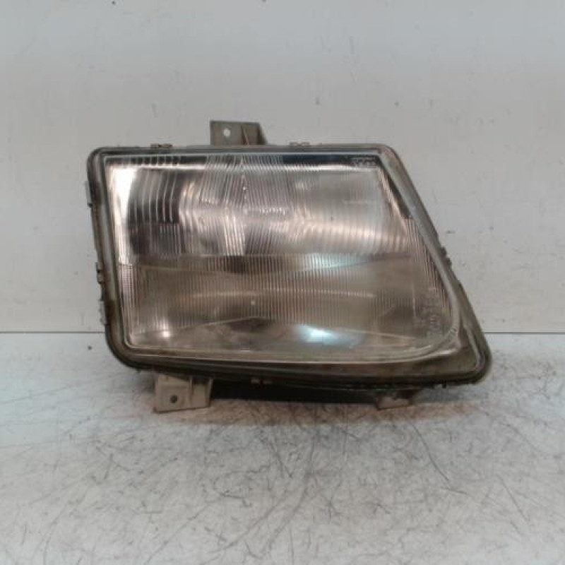 Optique avant principal droit (feux)(phare) MERCEDES CLASSE V 638
