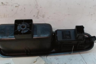 Interrupteur de leve vitre arriere droit PEUGEOT 5008 1