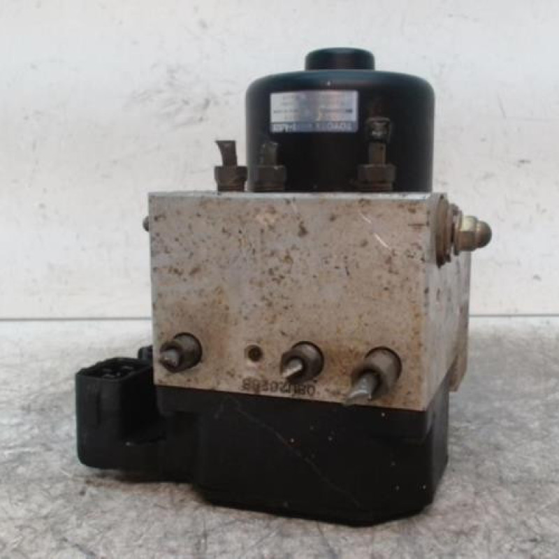 Bloc ABS (freins anti-blocage) TOYOTA RAV4 1