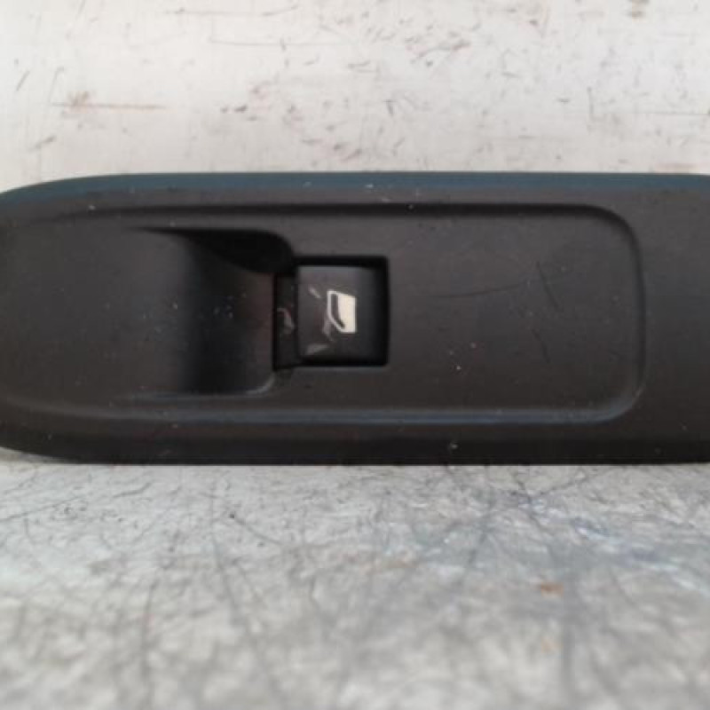 Interrupteur de leve vitre avant droit CITROEN C3 2